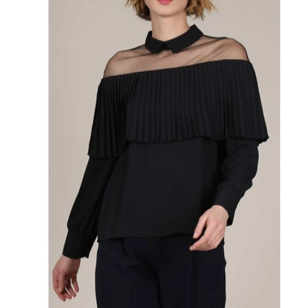 Romeo and Juliet Couture Mesh Pleated Blouse.NWT M